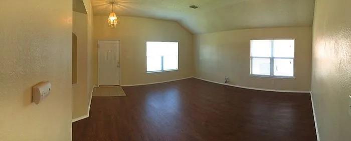 516 Ashdale Drive Property Photo 5