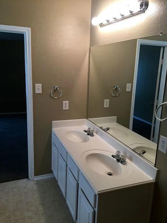 516 Ashdale Drive Property Photo 7