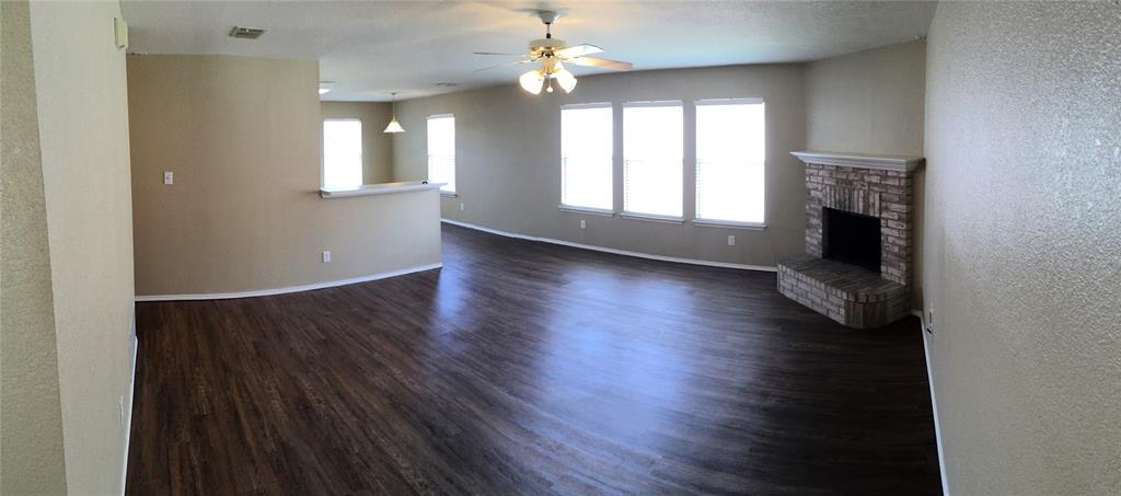 1061 Silver Spur Lane Property Photo 2