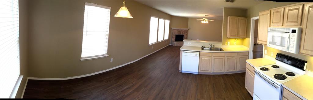 1061 Silver Spur Lane Property Photo 4