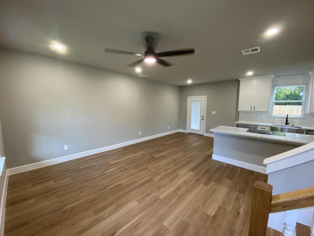 423 W Monterey Street Property Photo 2