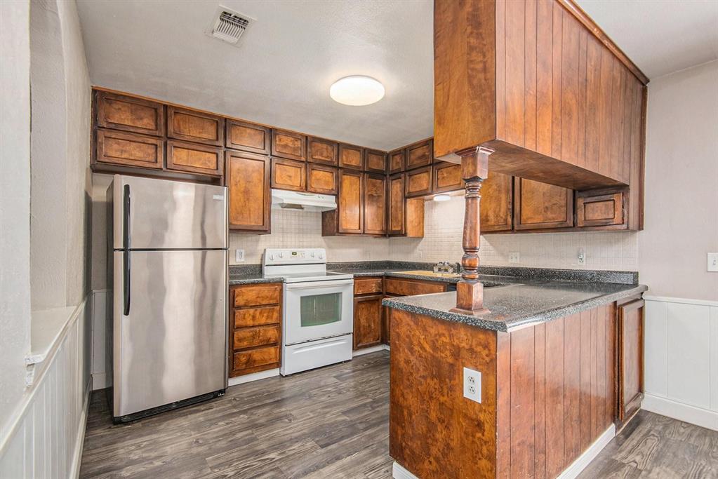 6913 W Cleburne Road Property Photo 8