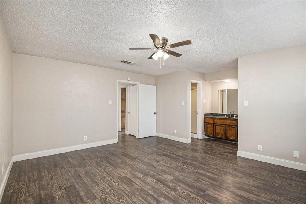 6913 W Cleburne Road Property Photo 14