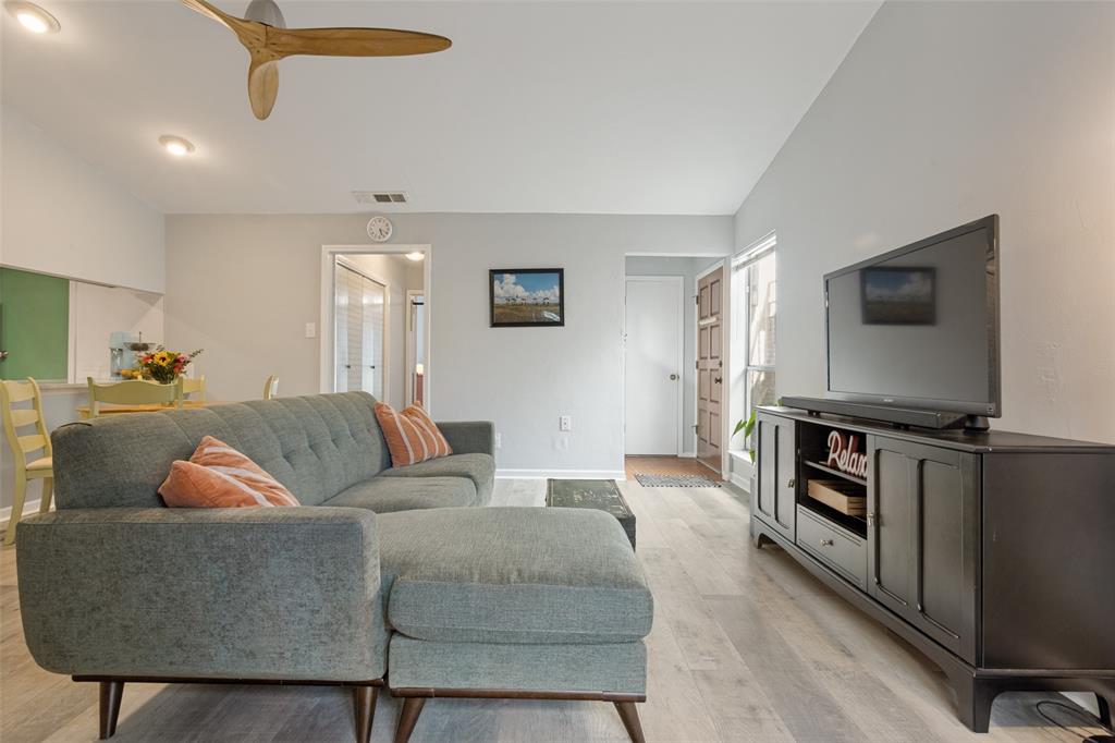 2922 Canis Circle Property Photo 4