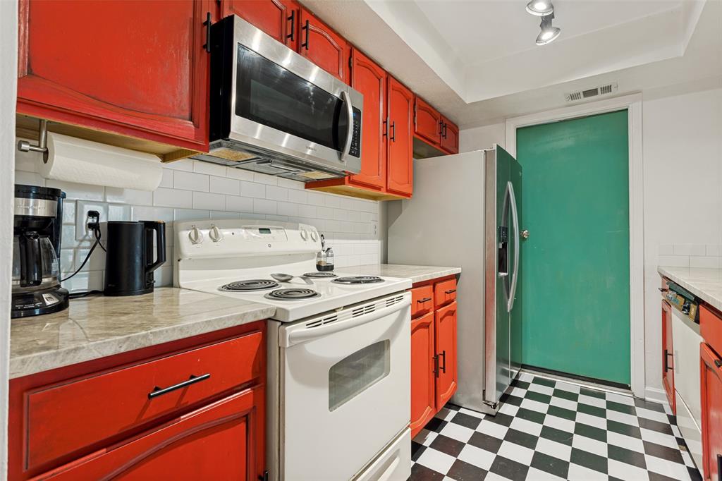 2922 Canis Circle Property Photo 7