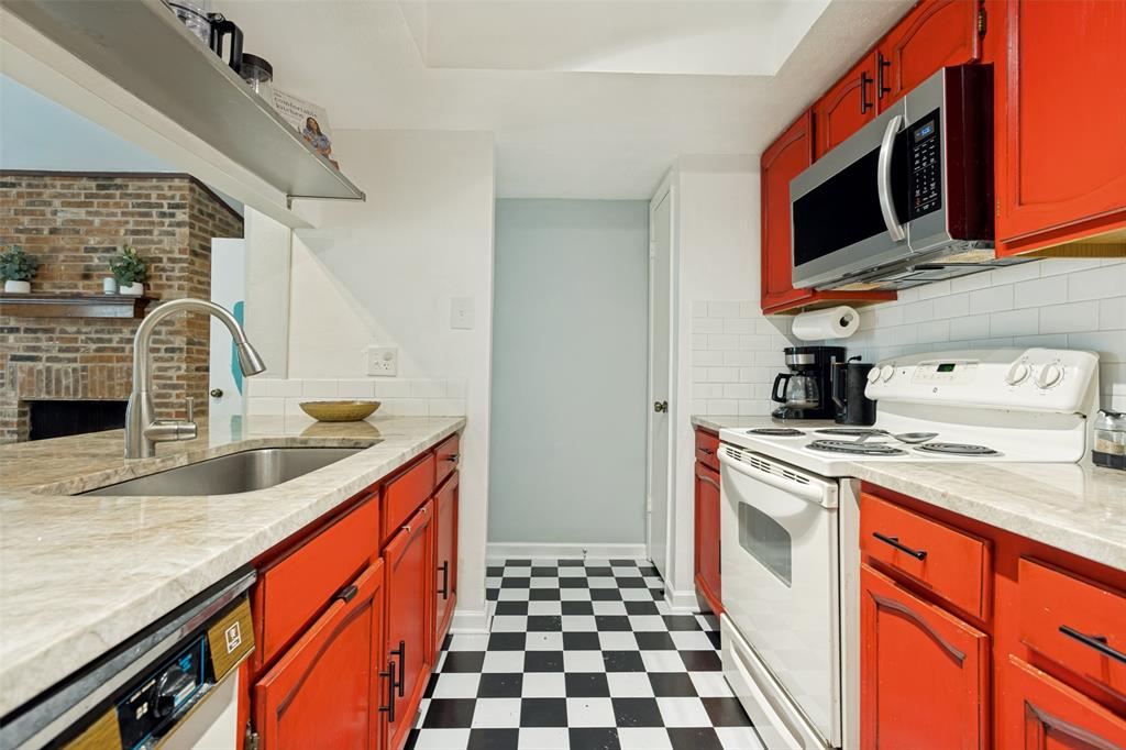 2922 Canis Circle Property Photo 8