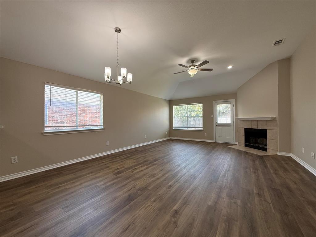 103 Santa Fe Trail Property Photo 3