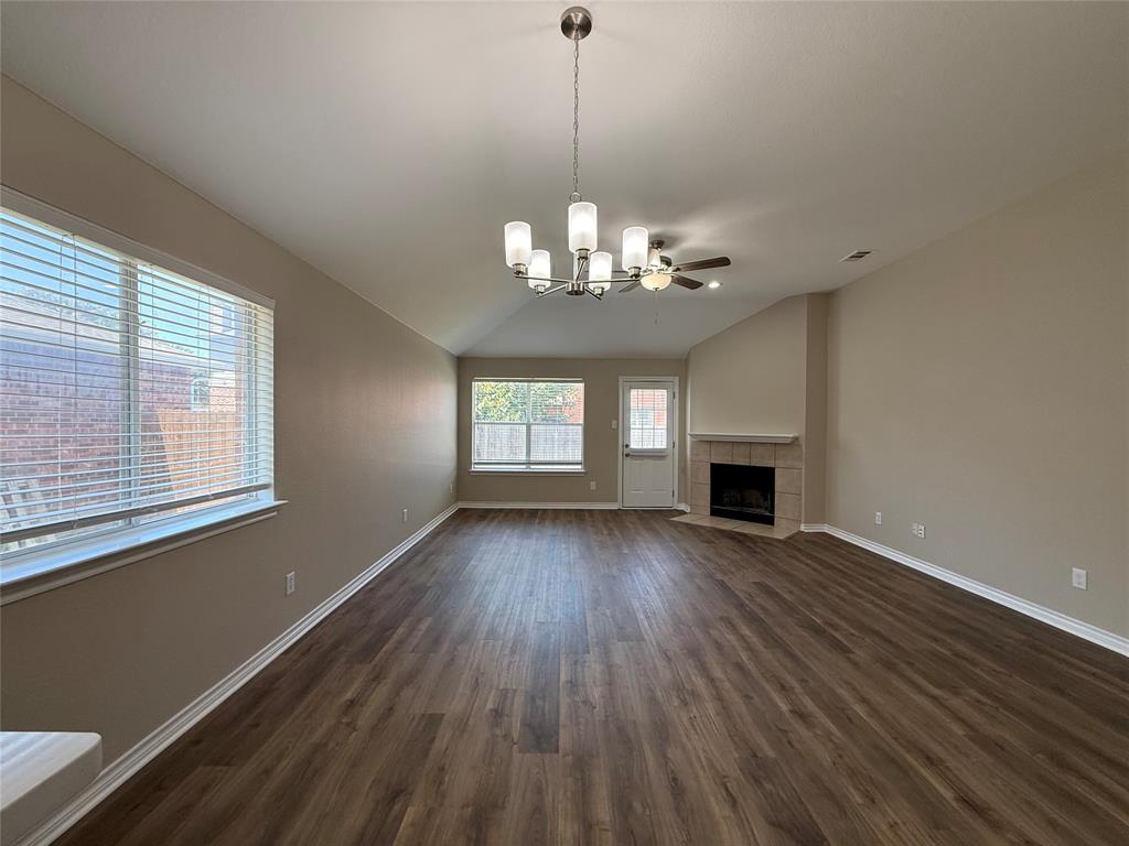 103 Santa Fe Trail Property Photo 4