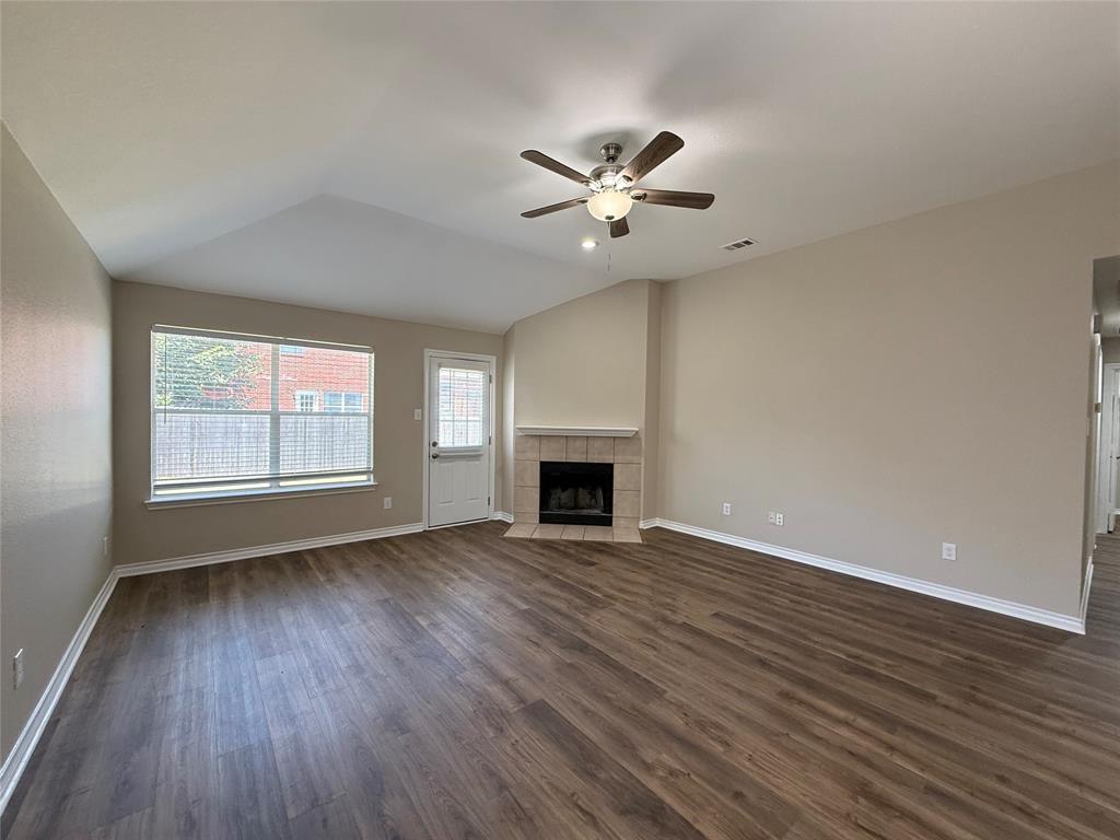 103 Santa Fe Trail Property Photo 6