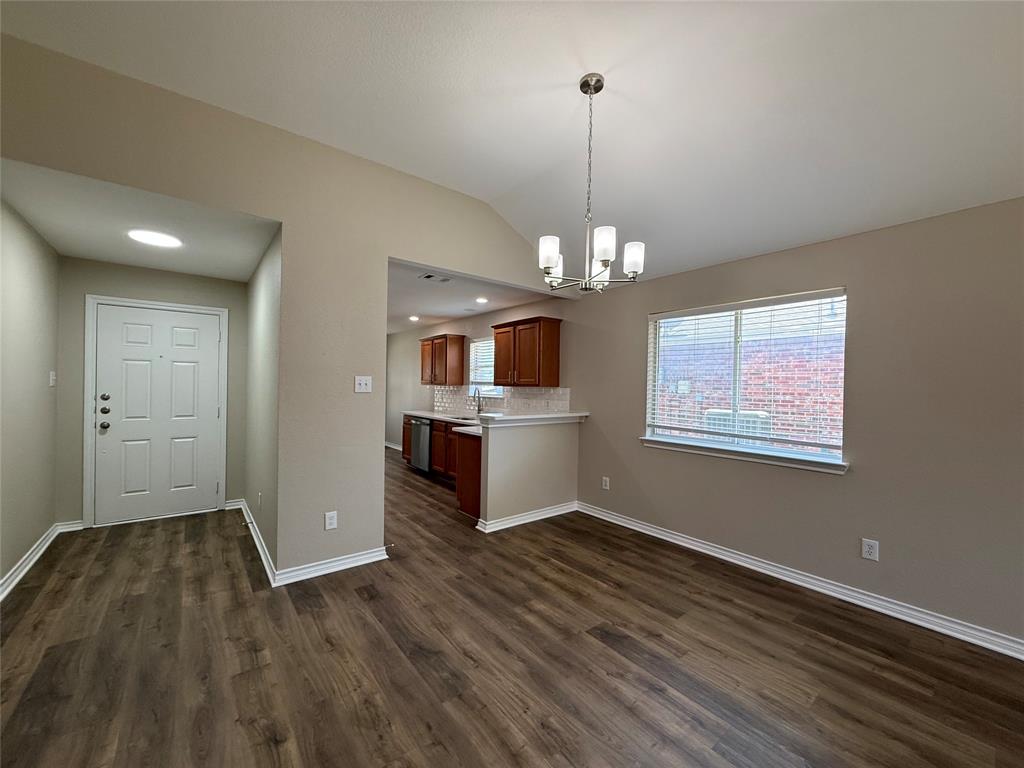 103 Santa Fe Trail Property Photo 8