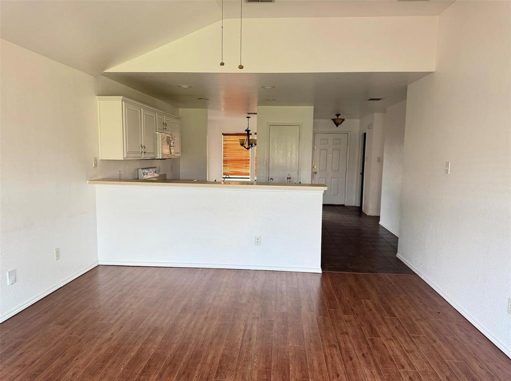 1557 Chivalry Lane Property Photo 4