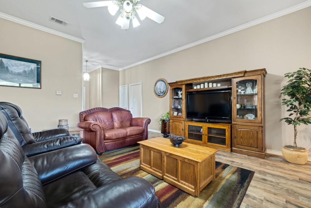 135 Honeysuckle Drive Property Photo 6