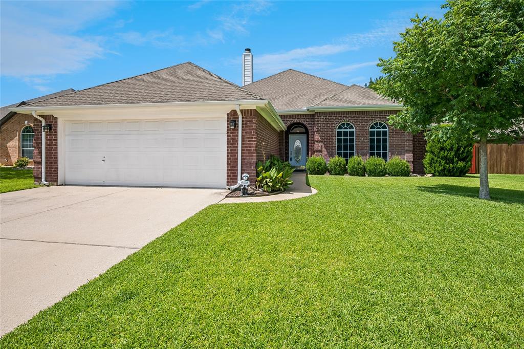 516 Hazelnut Court Property Photo 1