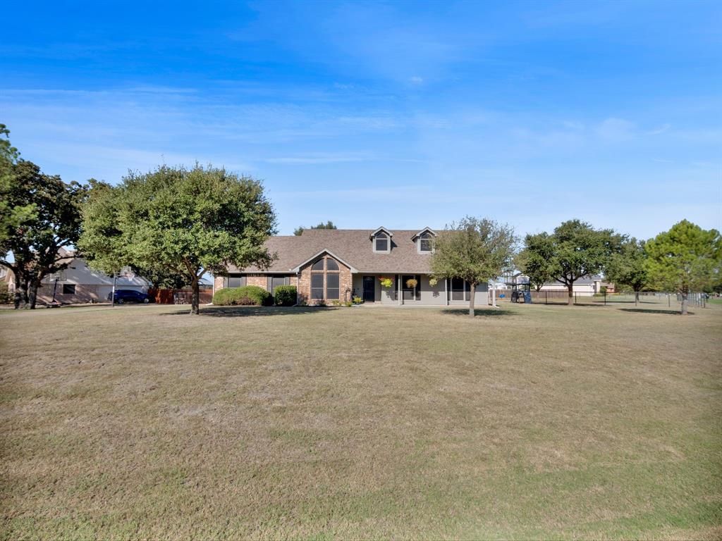 1020 Oak Hollow Lane Property Photo 3