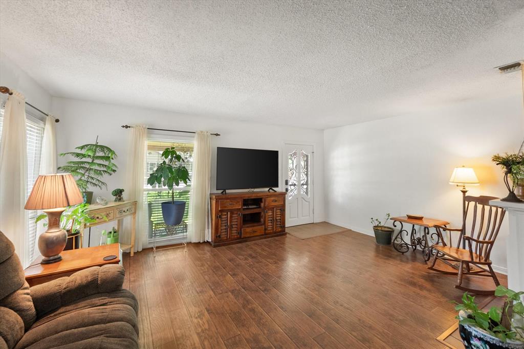 502 Bellevue Drive Property Photo 3