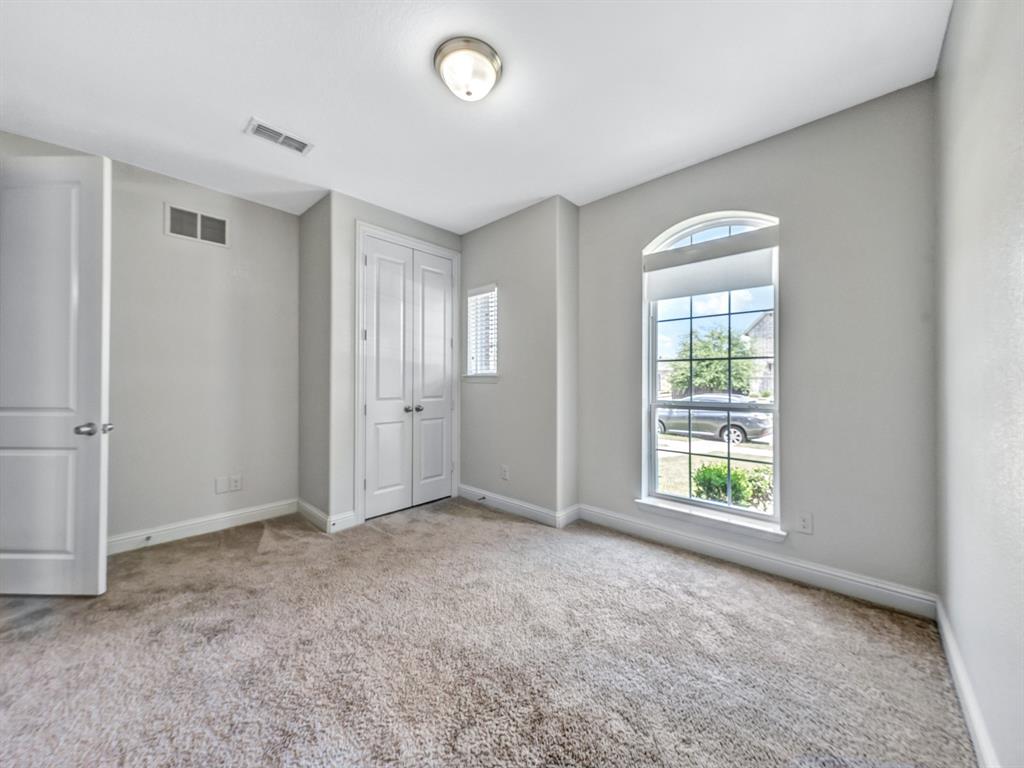 1121 Ranch Gate Lane Property Photo 4