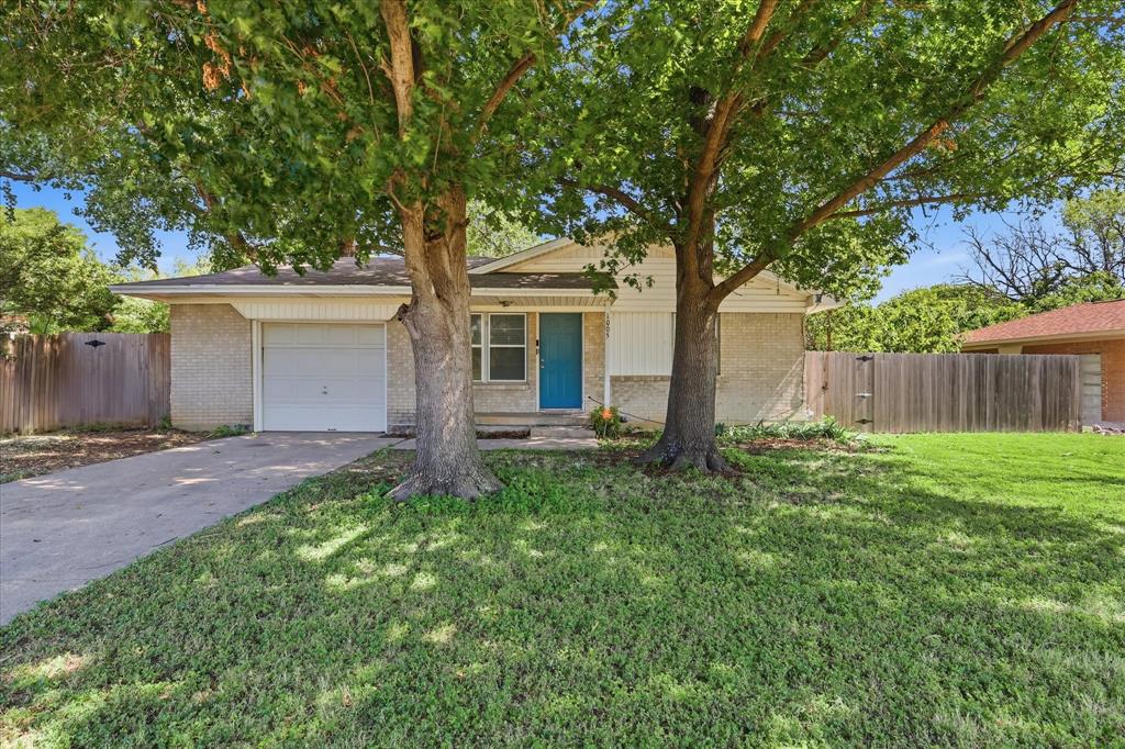 1005 Monterey Drive Property Photo 1