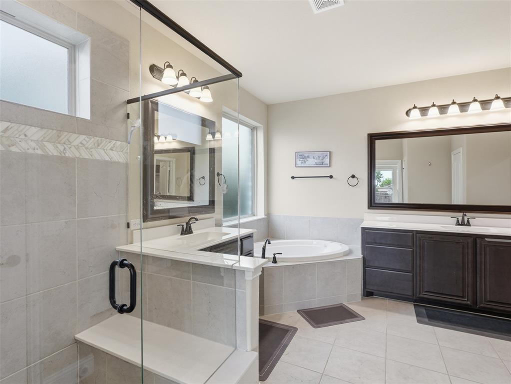 521 Ridgewater Trail Property Photo 10