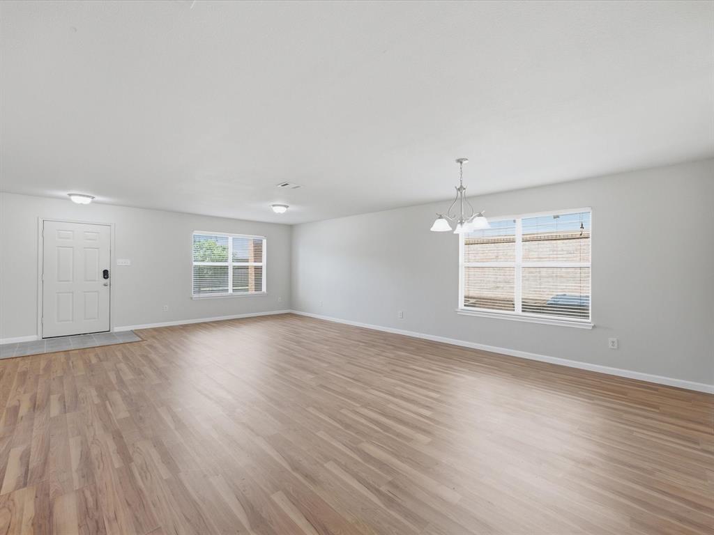 2021 Laughlin Road Property Photo 4