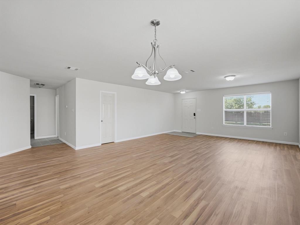 2021 Laughlin Road Property Photo 6