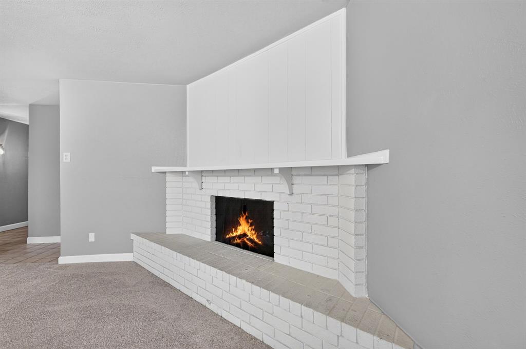 555 Hawthorne Drive Property Photo 7