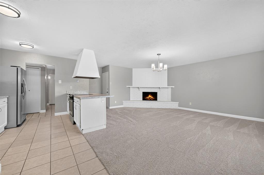 555 Hawthorne Drive Property Photo 18