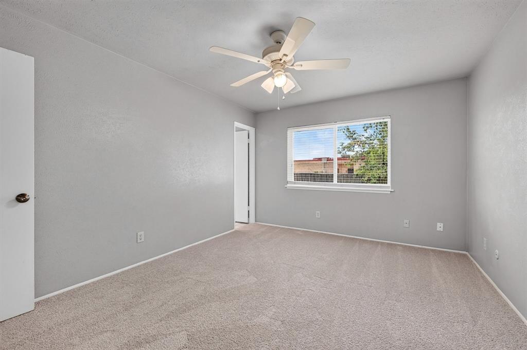 555 Hawthorne Drive Property Photo 29