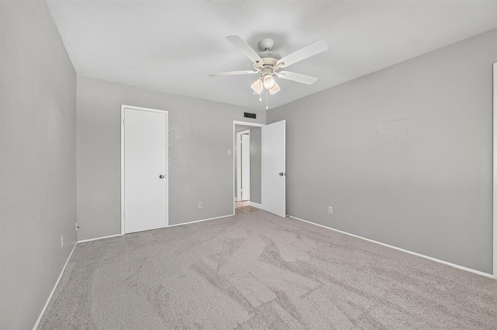 555 Hawthorne Drive Property Photo 30