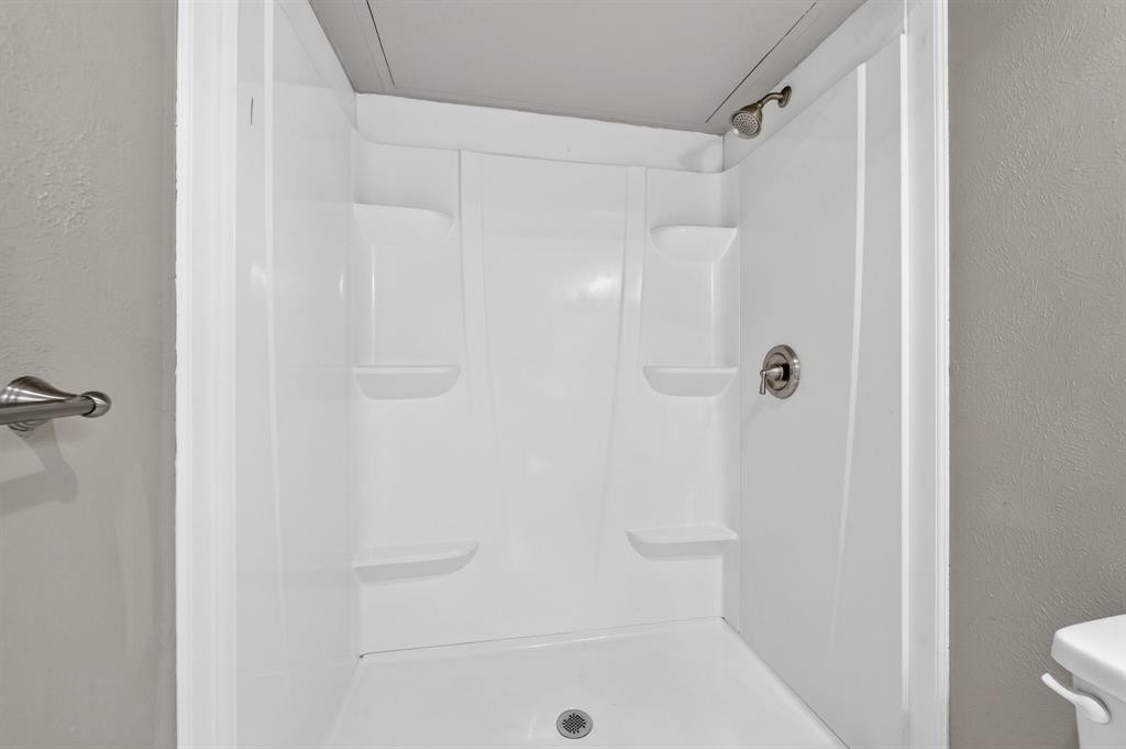 555 Hawthorne Drive Property Photo 34