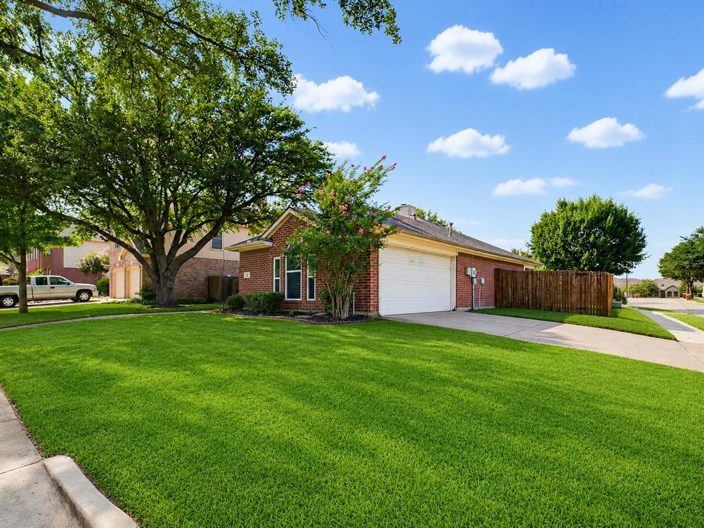 637 Cedarwood Drive Property Photo 3