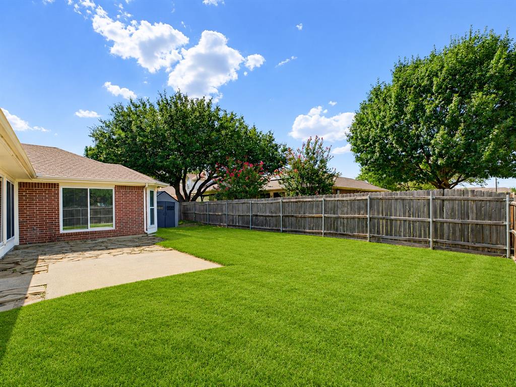 637 Cedarwood Drive Property Photo 4
