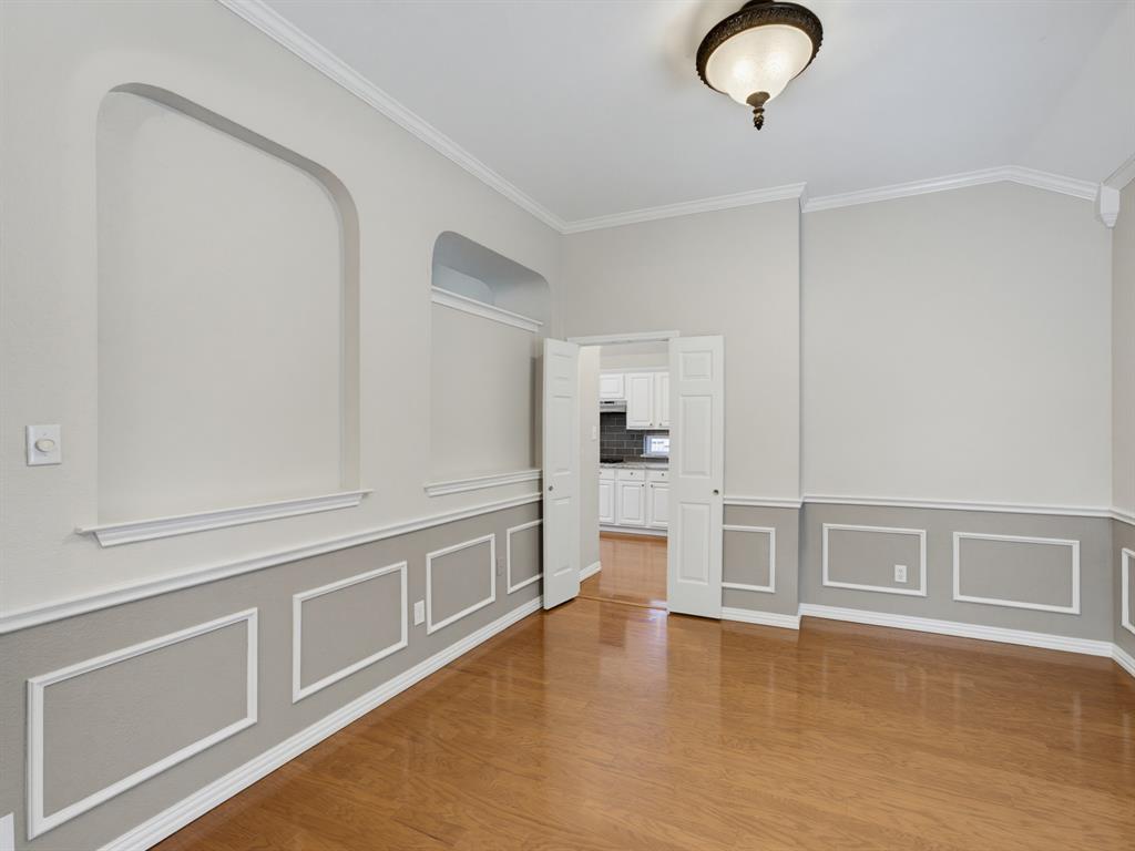 637 Cedarwood Drive Property Photo 6