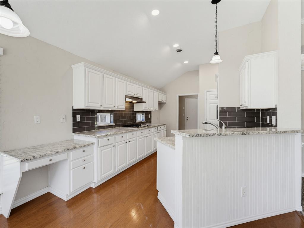 637 Cedarwood Drive Property Photo 13