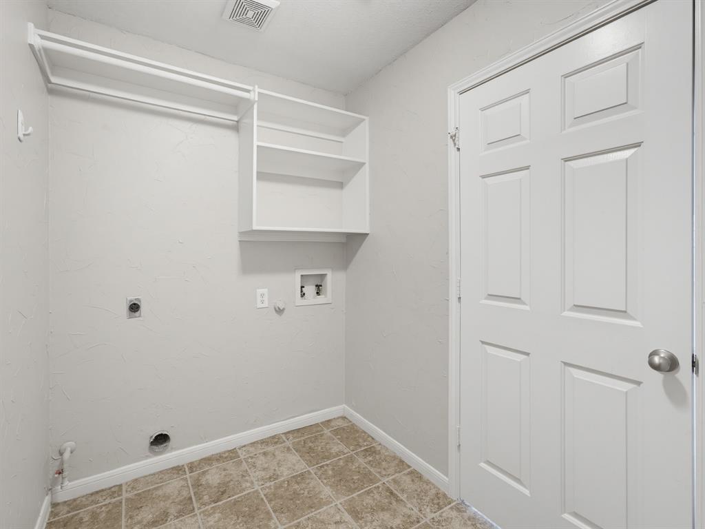 637 Cedarwood Drive Property Photo 25