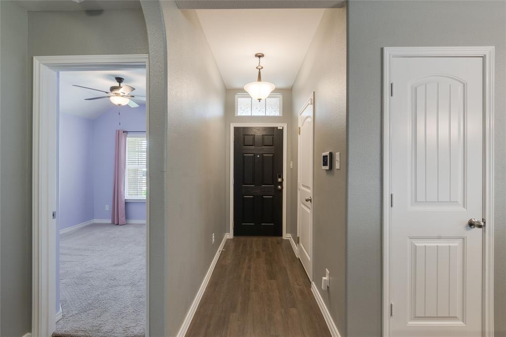 1429 Tall Pine Way Property Photo 3