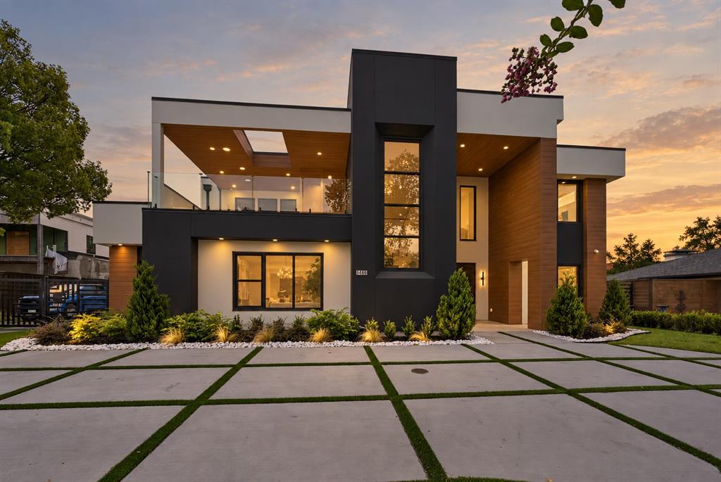 6466 Royal Lane Property Photo 1