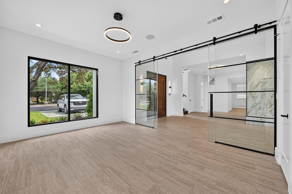 6466 Royal Lane Property Photo 13