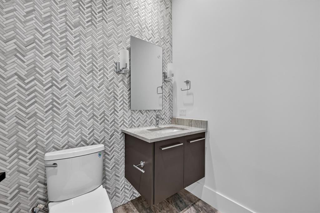 6466 Royal Lane Property Photo 13