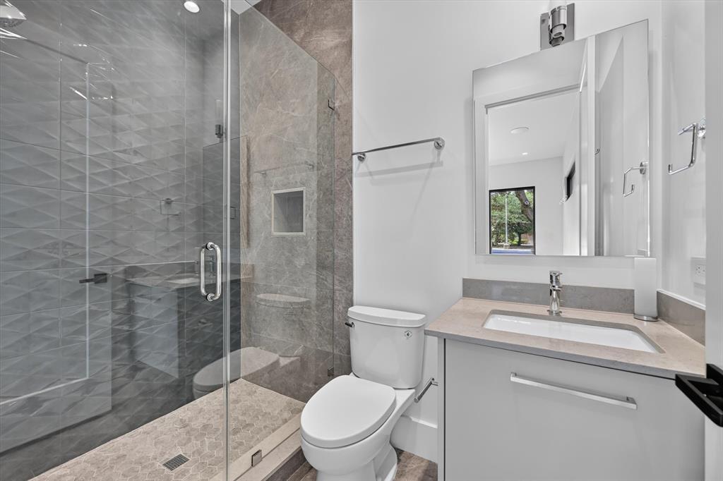 6466 Royal Lane Property Photo 15