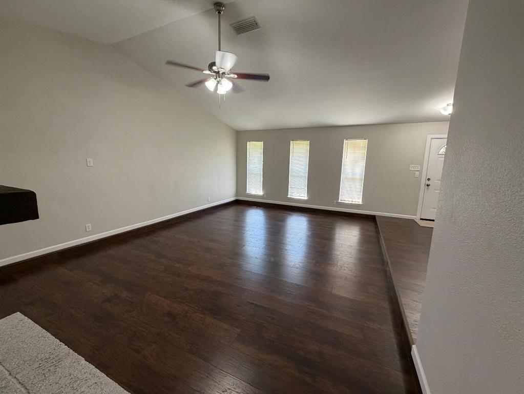 3109 Manchester Drive Property Photo 6