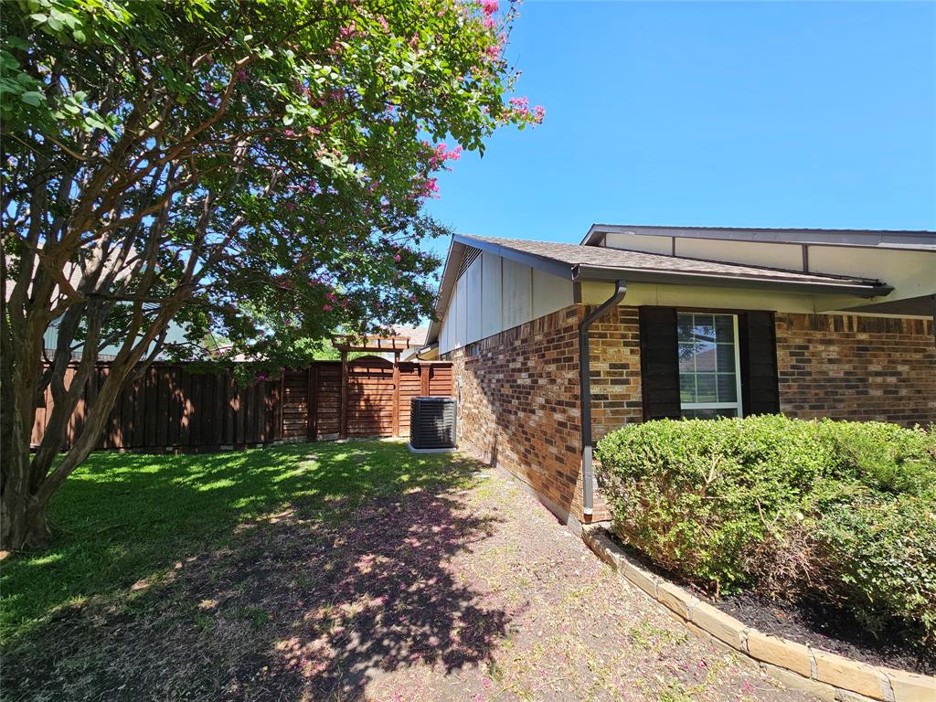 2117 Baltimore Drive Property Photo 3