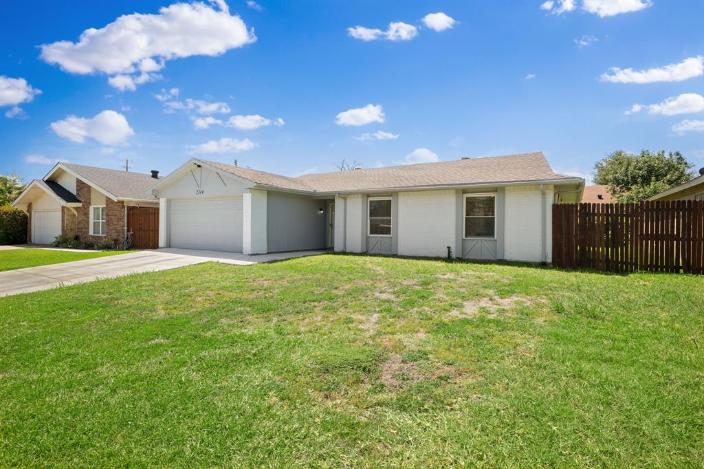2314 Benbrook Drive Property Photo 3