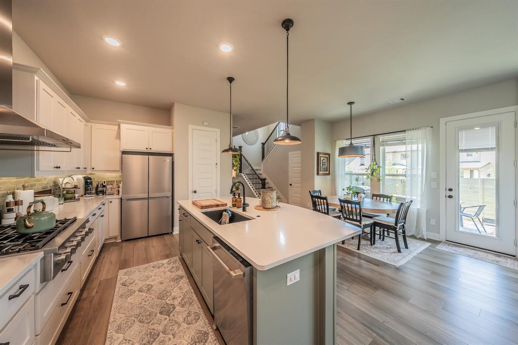1401 Roundup Way Property Photo 4