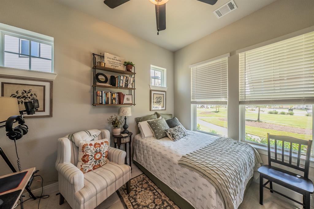 1401 Roundup Way Property Photo 5
