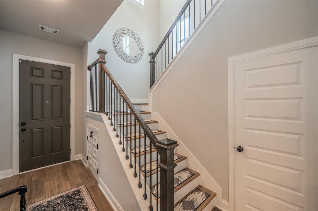 1401 Roundup Way Property Photo 11