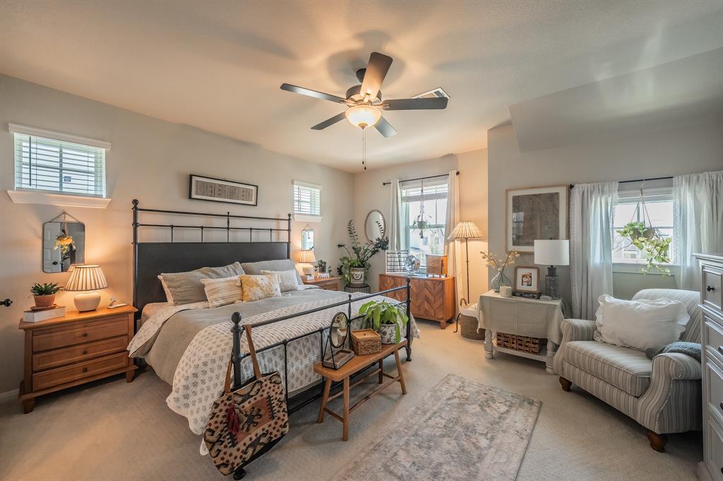 1401 Roundup Way Property Photo 12