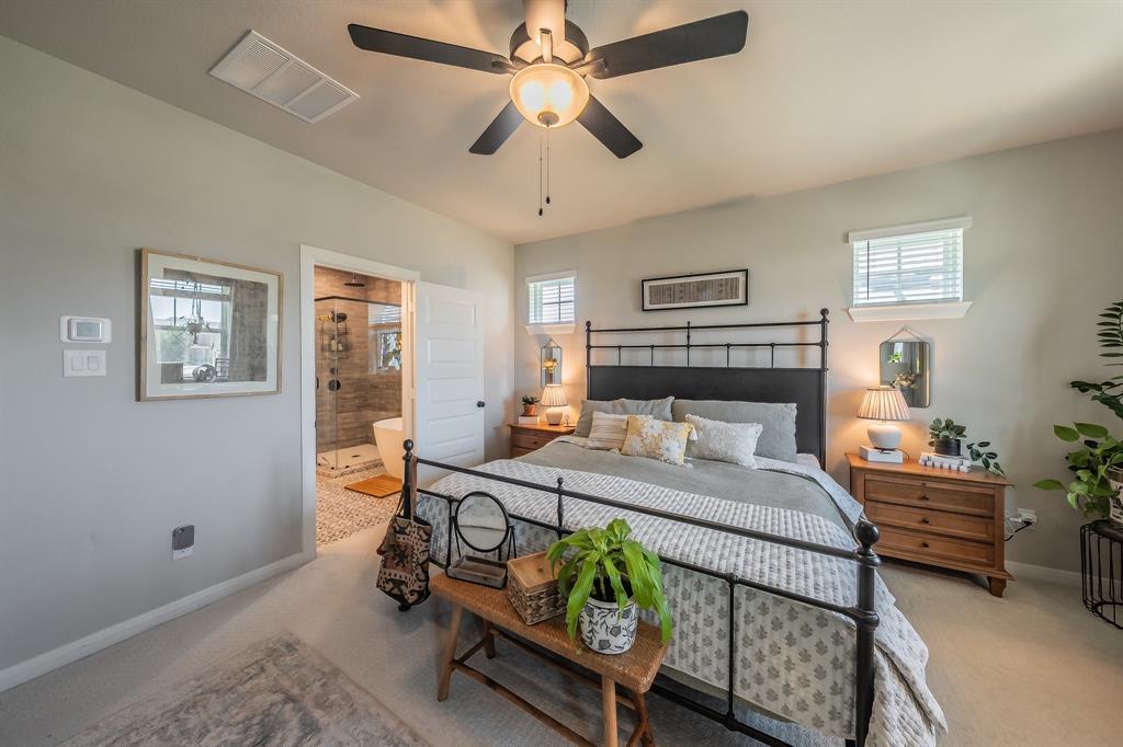 1401 Roundup Way Property Photo 13