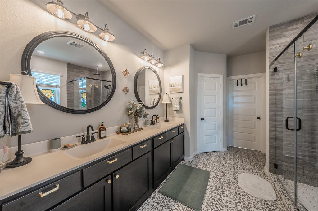 1401 Roundup Way Property Photo 15