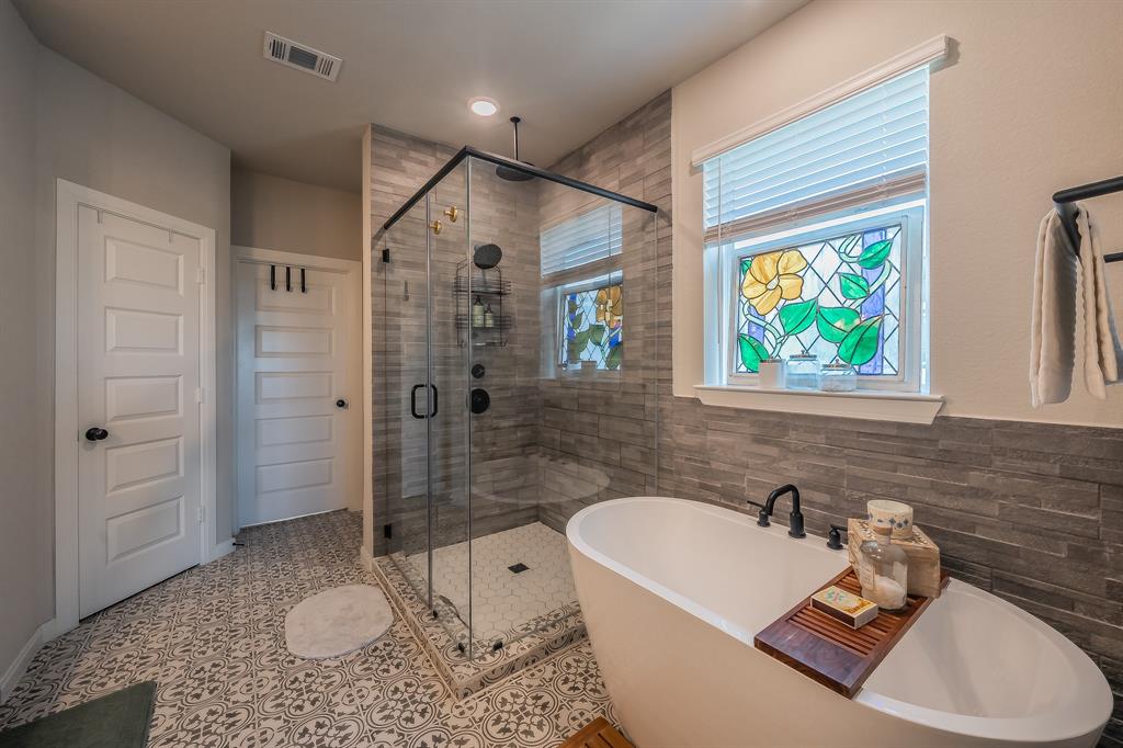1401 Roundup Way Property Photo 16