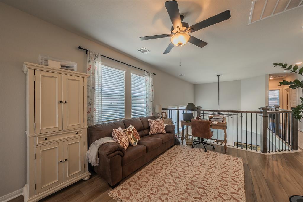 1401 Roundup Way Property Photo 17